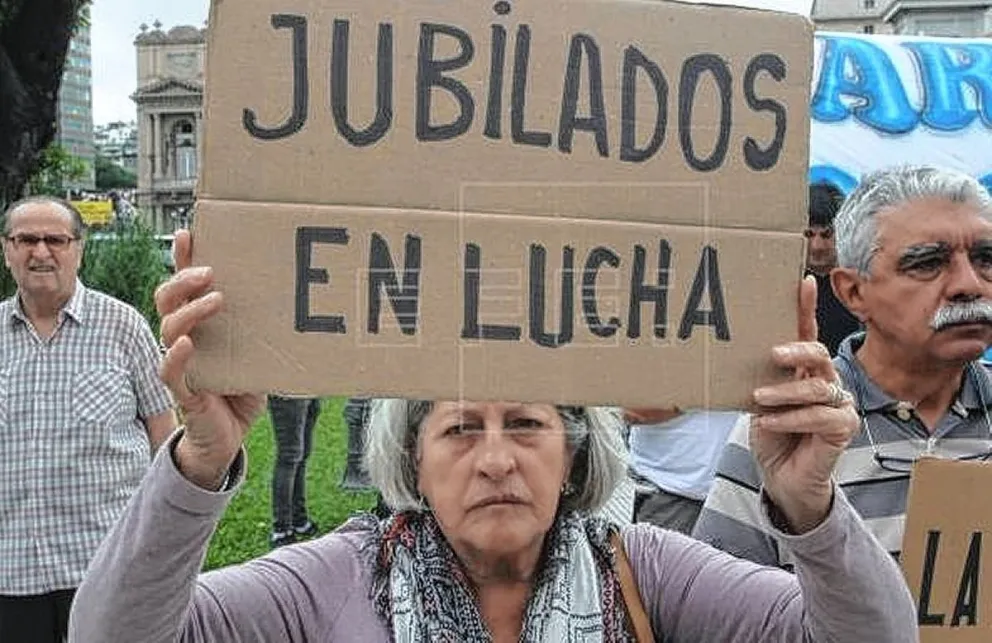 Jubilados en lucha reclaman ante la pérdida salarial por la “brutal inflación”