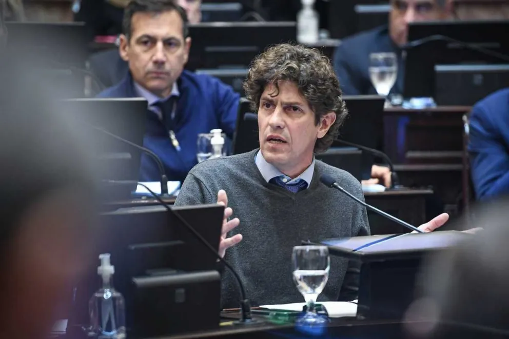 Lousteau dijo que Cristina Kirchner busca "distraer la atención del pésimo gobierno" que ella diseñó