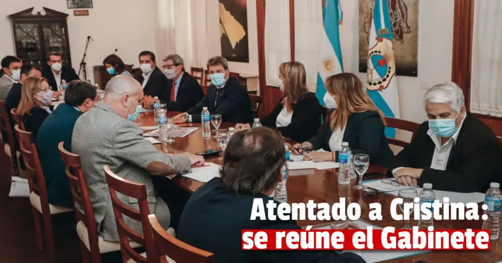 Reunión de Gabinete provincial tras el atentado contra Cristina