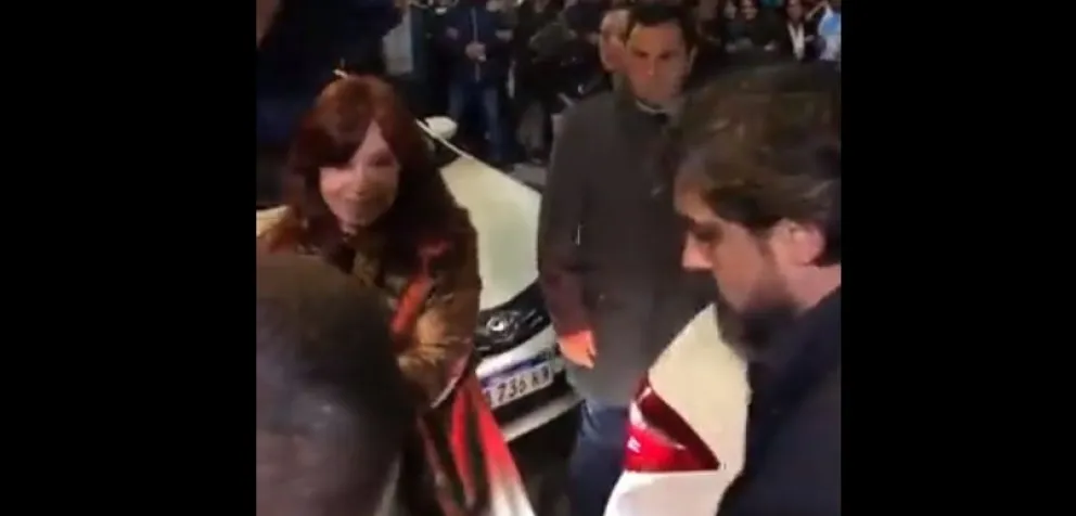 Un viedmense se metió en el medio del ataque a Cristina Kirchner