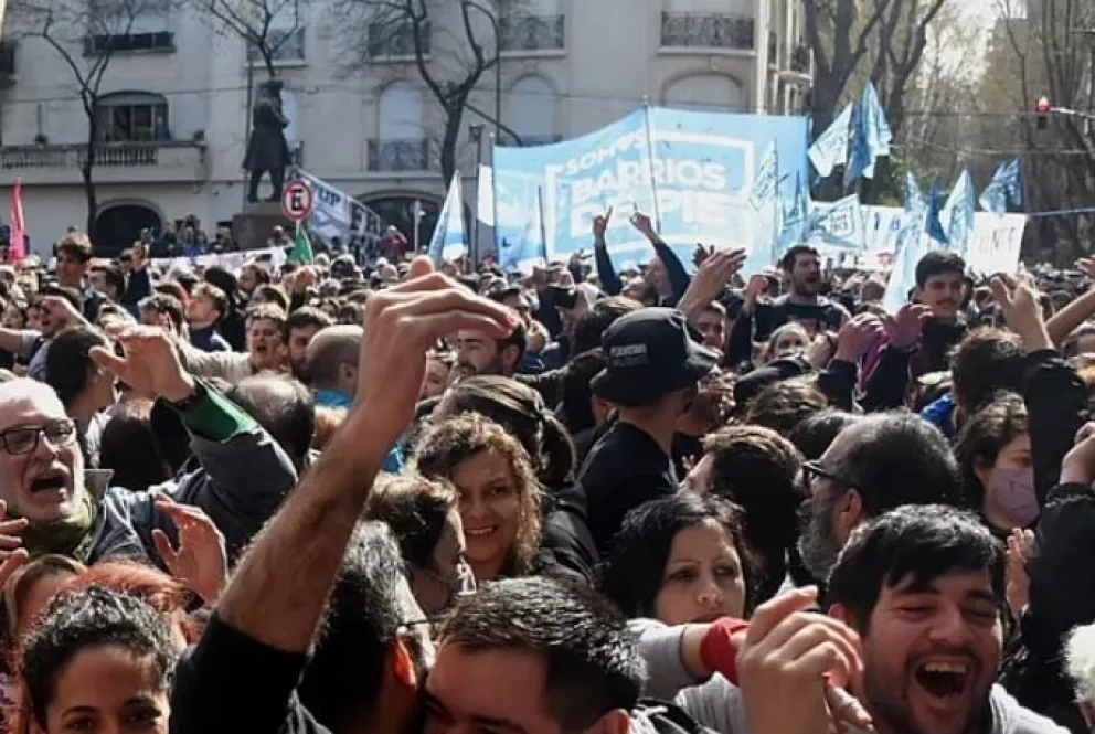 Atentado contra CFK: Desde las 12 habra movilizaciones en Roca y en todo el Pais.