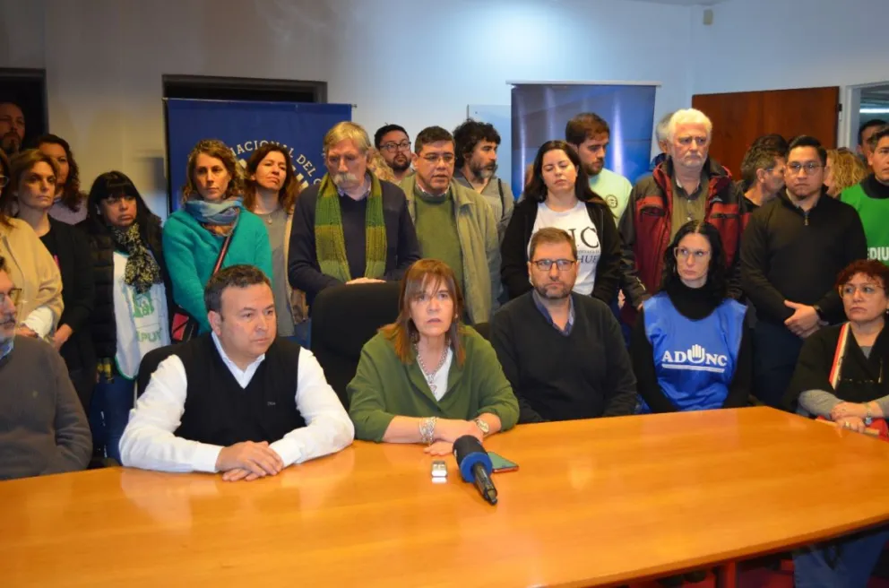 La UNComa condenó el atentado a Cristina Fernández