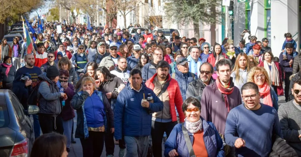 Apoyo a Cristina en Viedma: una multitud salió a las calles