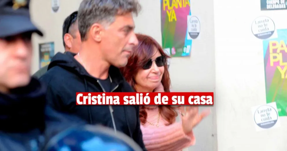 Tras el ataque, Cristina Kirchner salió de su departamento de Recoleta con custodia policial