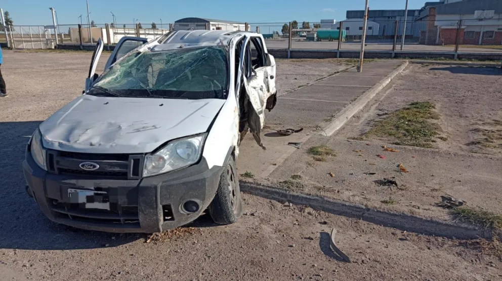 Un grave accidente dejó lesiones leves a automovilistas a la altura del Parque Industrial