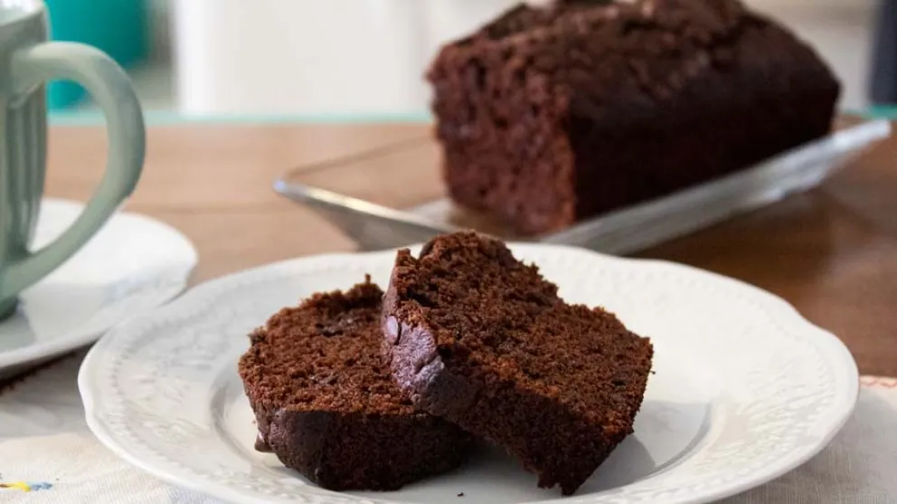 Una bomba: paso a paso para hacer un budín de doble chocolate