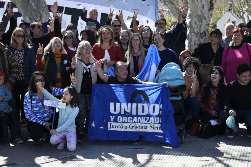 En Villa de Merlo también hubo movilización para repudiar el atentado contra la vicepresidenta