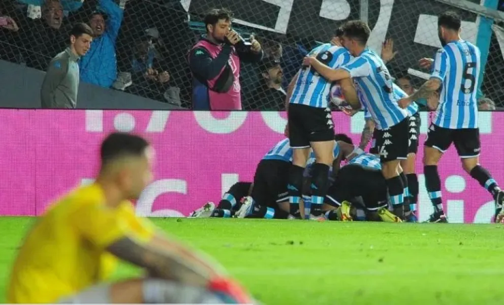 Racing venció a Argentinos y se prende en la lucha por el título de la Liga Profesional 