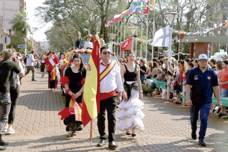 Representar a la colectividad española con orgullo EL TERRITORIO