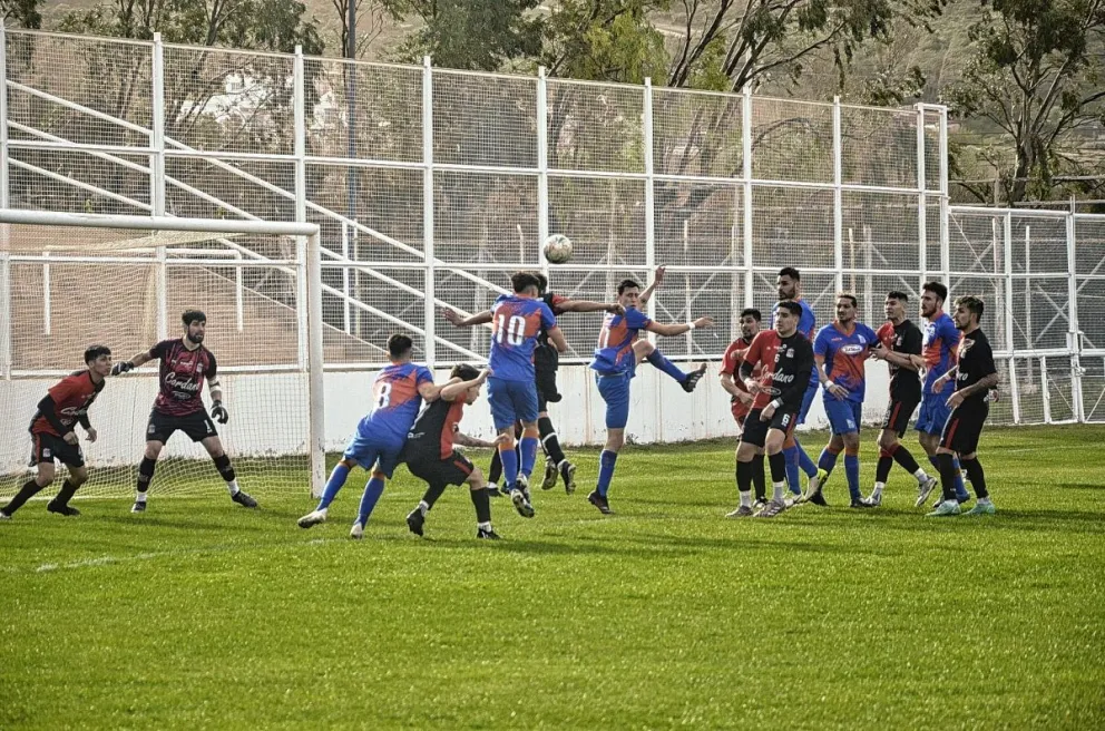 C.A.I. dejó dos unidades en el Estadio