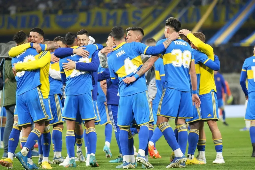 Boca se juega una de sus últimas cartas en su visita a Colón