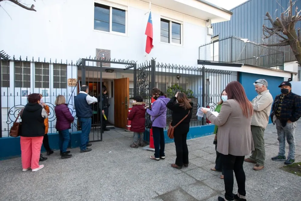 Mario Barrientos: Chile, “la gran mayoría de la gente votó sin leer el texto”