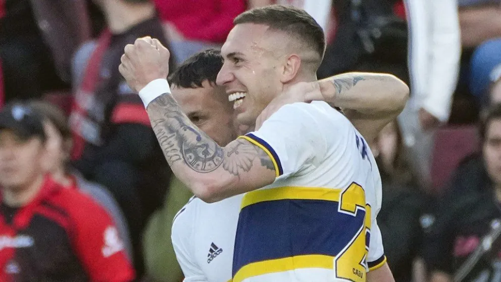 Boca sufrió pero venció a Colón y sueña con pelear el campeonato