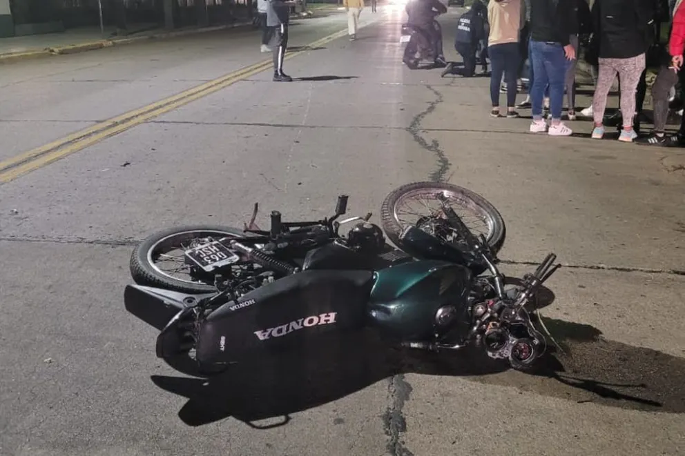Un motociclista murió luego de atropellar a un peatón