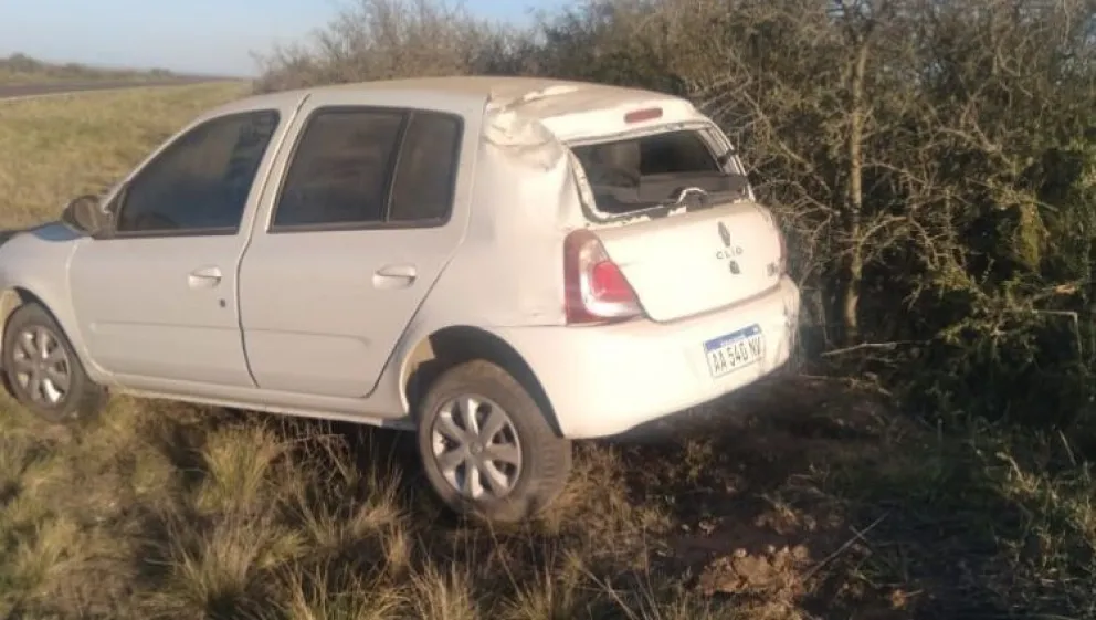 Tremendo vuelco en la Ruta 3: iban a bordo una pareja y una beba de 2 años