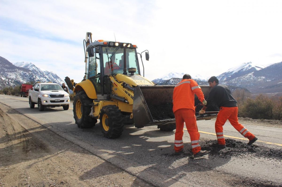 Ruta 40: Comienza el el plan intensivo de bacheo y reparación entre Bariloche y El Bolsón