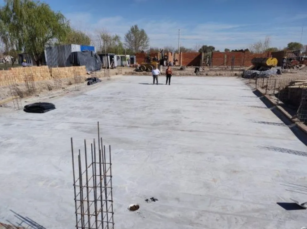 ¡Siguen trabajando!: Avanzaron un 23,5% la obra del natatorio para zona norte