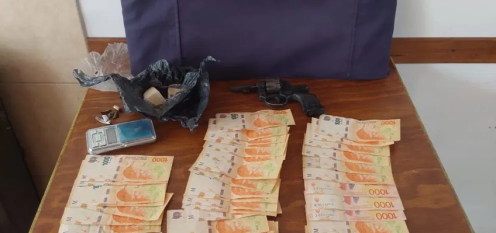 Policía incautó droga, dinero en efectivo y un arma de fuego