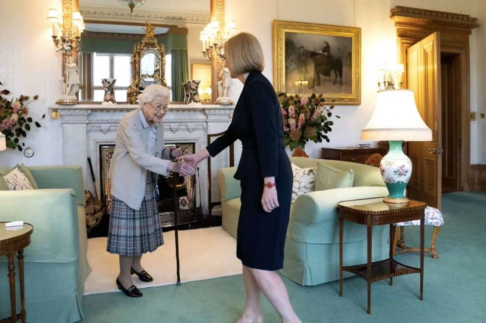 La reina Isabel II le dio la “bendición” a Liz Truss, la nueva primera ministra de Reino Unido