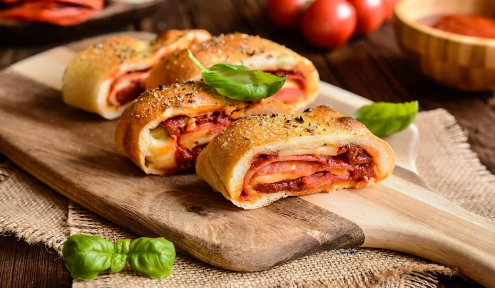 Pizza roll: crujiente por fuera y todo el sabor del clásico plato italiano por dentro
