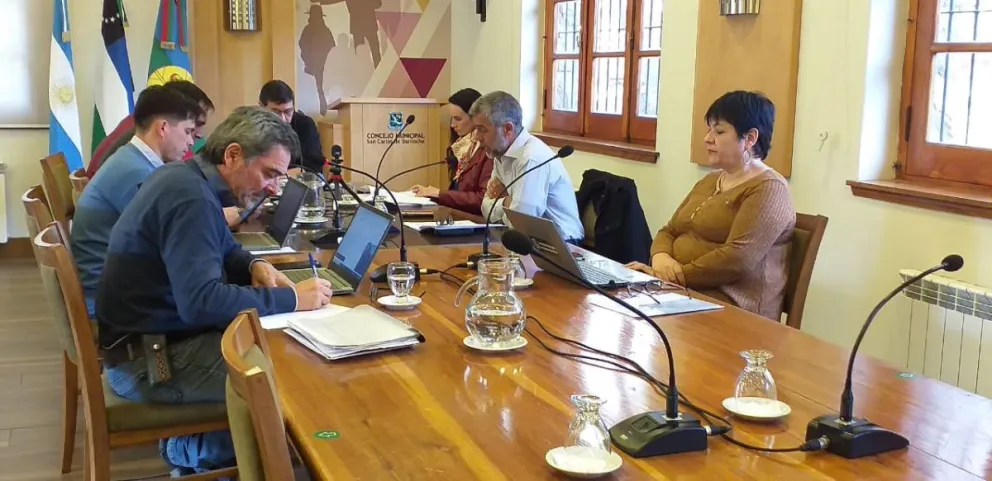 Debaten por descuentos en el boleto de colectivo sin presencia del Ejecutivo