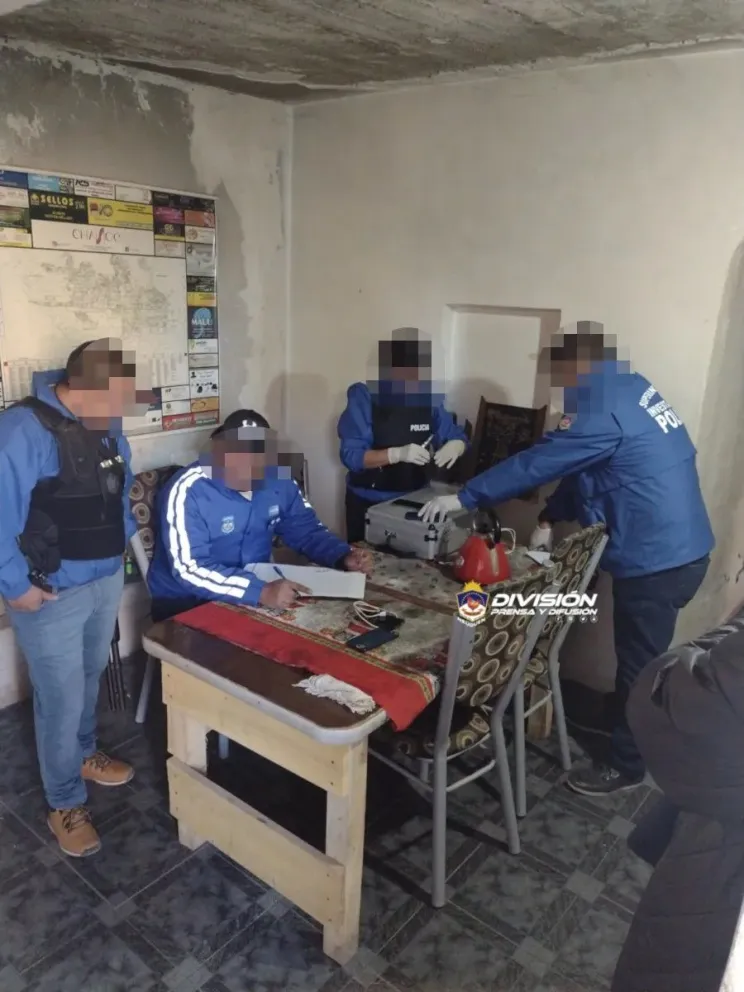 Detienen a un hacker por extorsionar a una mujer con la publicación de fotos íntimas