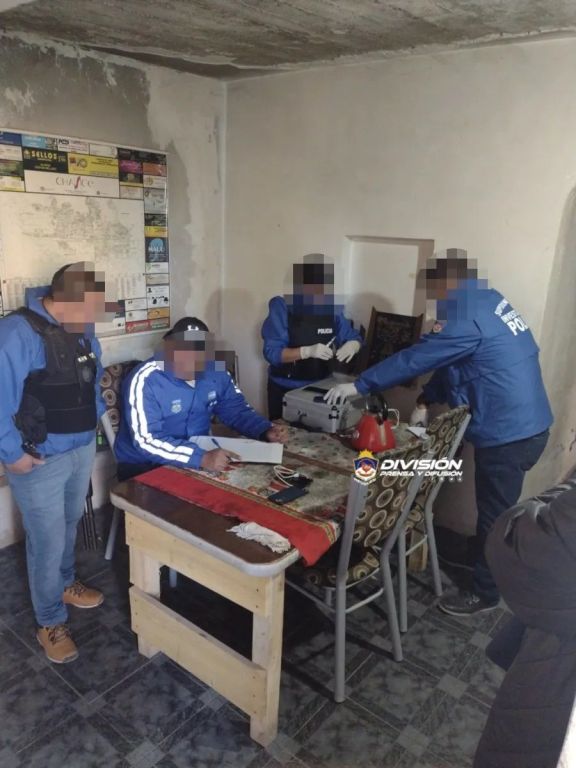 Detienen a un hacker por extorsionar a una mujer con la publicación de fotos íntimas