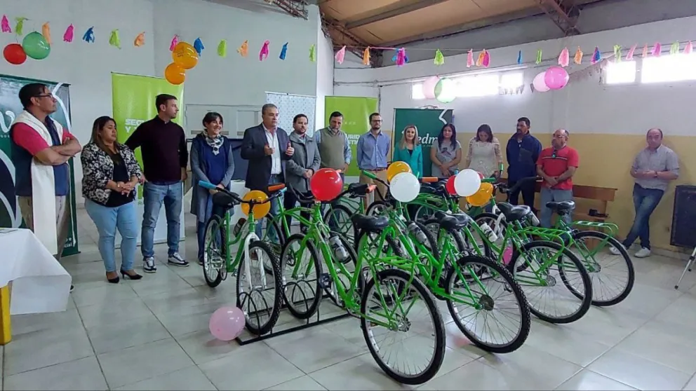 En honor a la bicicleta de Don Zatti,  crearán un taller municipal para difundir el oficio de reparaciones