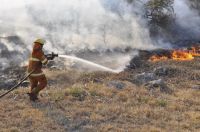 Incendio en Traslasierra: bomberos contuvieron un foco en Villa Sarmiento