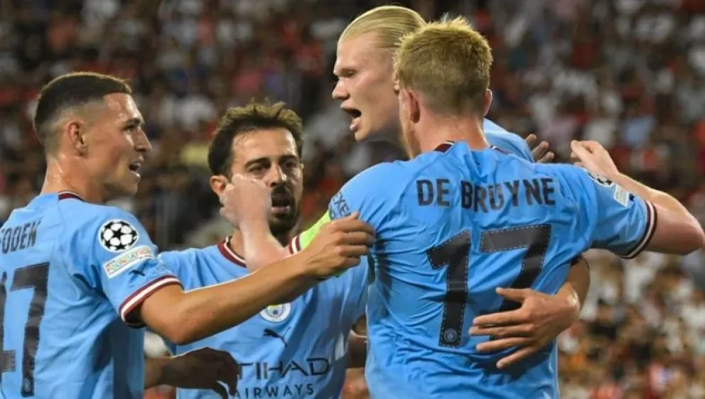El City arrasó al Sevilla: doblete de Haaland y debut de Julián Álvarez en la Champions