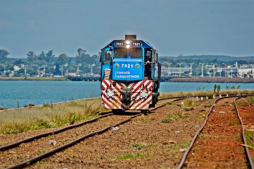 Vuelve a operar tren de cargas para fortalecer exportación con Paraguay