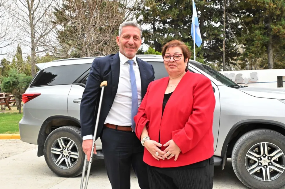 Arcioni le tomó juramento a Miryám Monasterolo como nueva ministra de Salud de la Provincia