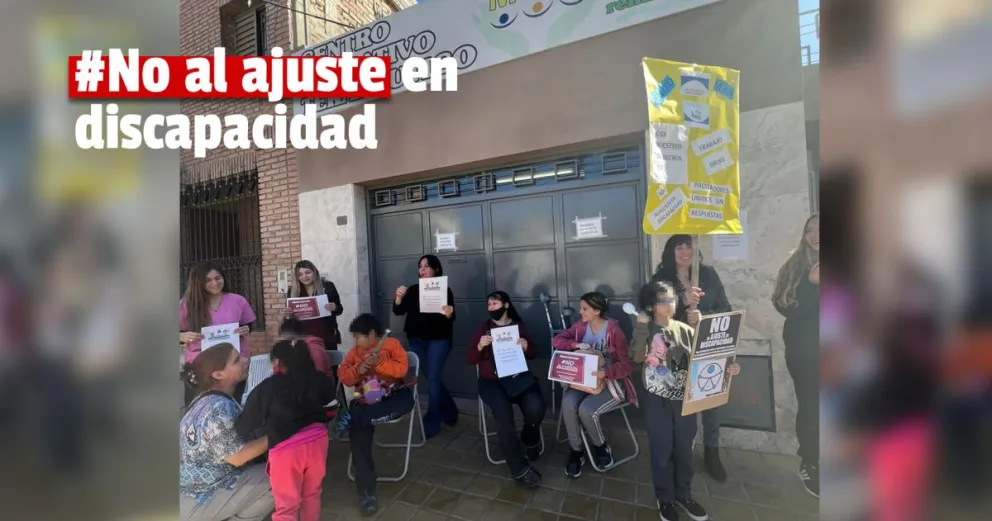 Padres y alumnos se reunieron para reclamar por el ajuste en discapacidad 