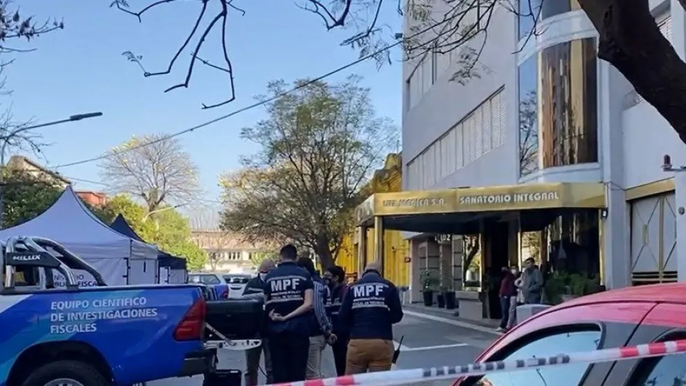 El brote de legionella implicó a la policía: el sanatorio permanece cerrado y vallado