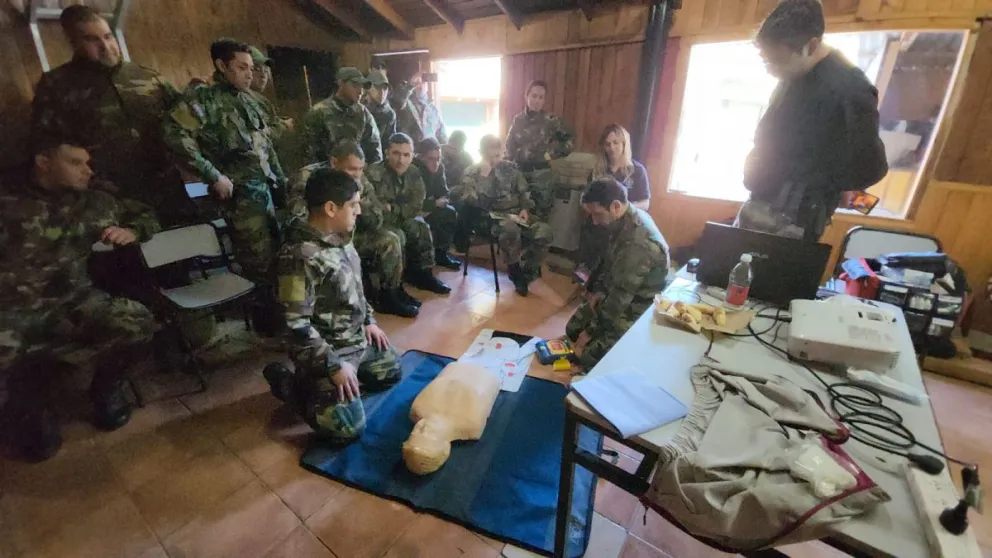 Capacitan en "Cadena de la Vida" a Fuerzas de Seguridad 