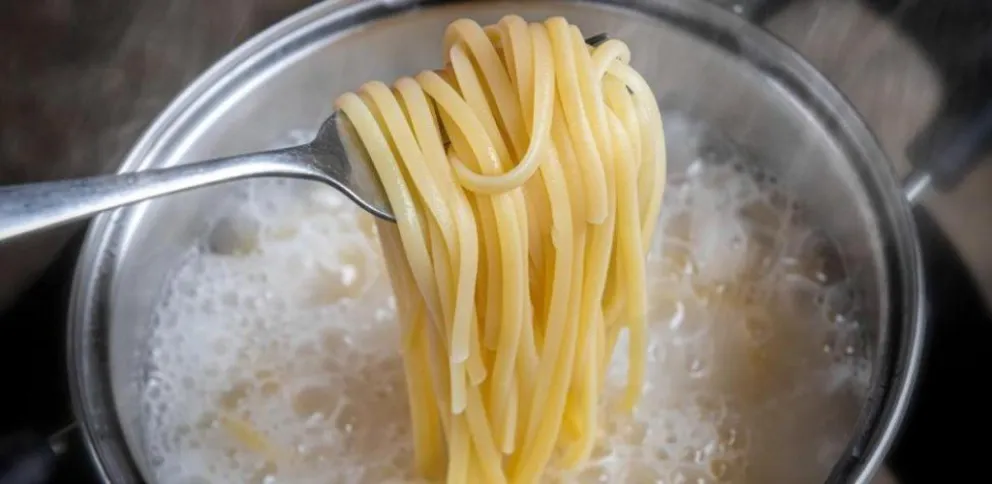 Recomiendan cocinar la pasta con la hornalla apagada