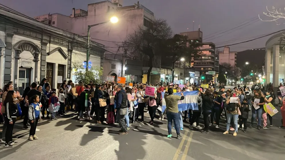 Profesionales en discapacidad volvieron a marchar en contra del ajuste