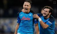 El Napoli, conjunto del ‘Chucky’ Lozano golea al Liverpool en casa