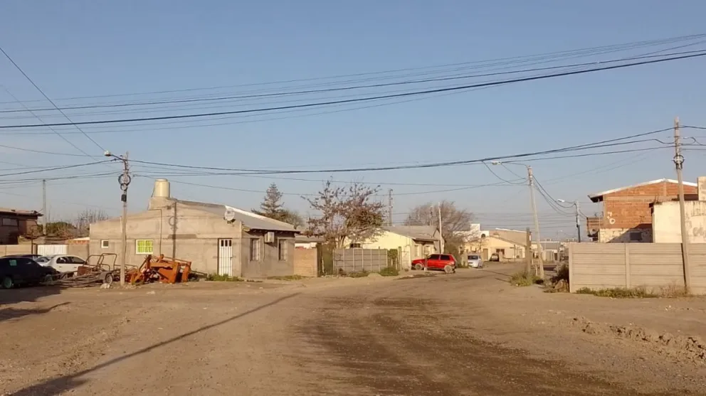 Quejas por el estado de las calles y críticas a Aguas Rionegrinas