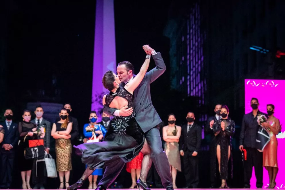 Con 4 parejas de Misiones comienza en Buenos Aires el Mundial de Tango