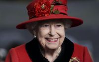 Fallecimiento de la Reina Isabel II: ¿Quién fue la mujer que la asesoraba con sus looks?