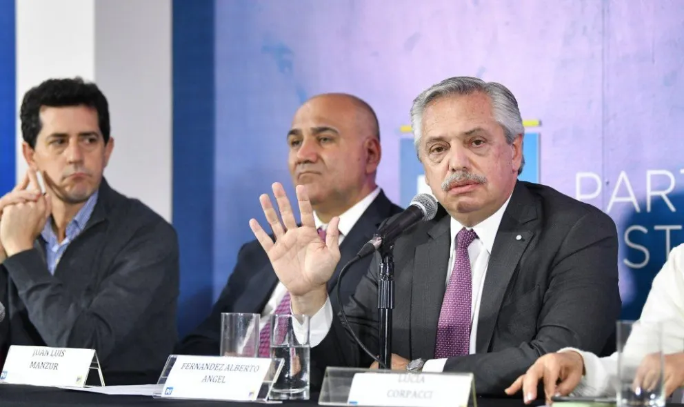 El Gobierno acelera la convocatoria a referentes de la oposición para contener el clima de violencia política