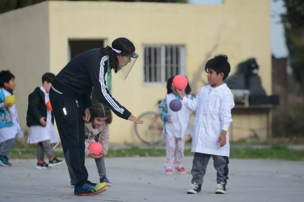 Una hora más de clases representan 38 días más de escolaridad al año para fortalecer las trayectorias escolares