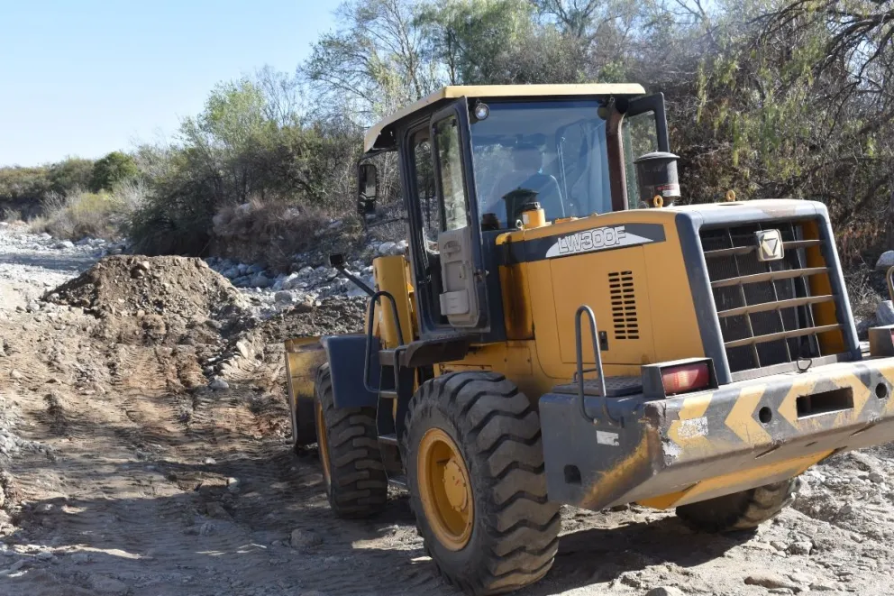 San Luis Agua realiza tareas de encauzamiento en el arroyo El Tigre