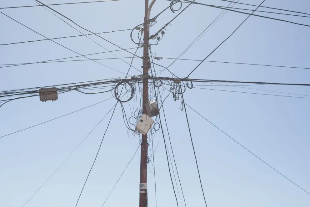 Varios barrios del oeste sin luz por corte en el suministro eléctrico 
