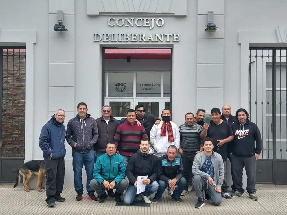 Taxistas reclaman nuevas licencias para que hayan más móviles disponibles