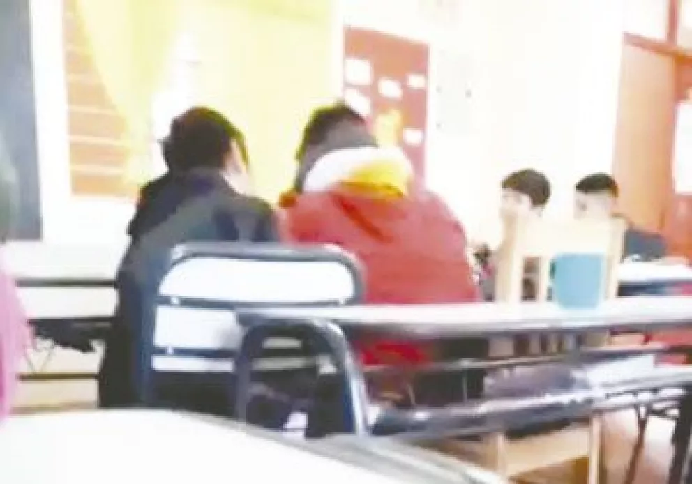Brutal agresión a un niño dentro de una escuela en Eldorado