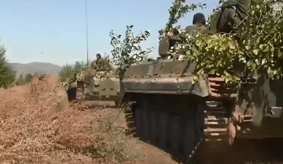 Rusia despliega vehículos y armas en Jarkov, tras los avances ucranianos en la región