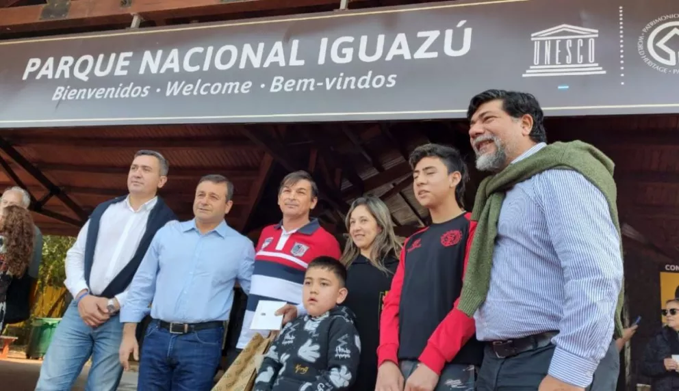 En el día del cumpleaños de Iguazú recibieron al turista un millón en Cataratas