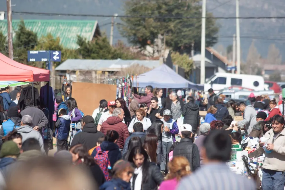 Este sábado la feria Emaús festeja la previa del Día de la Madre a puro chamamé 